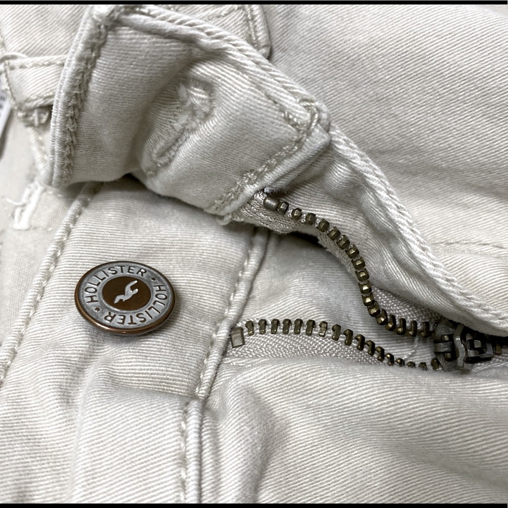 Khaki Hollister Low Rise Skinny Jeans